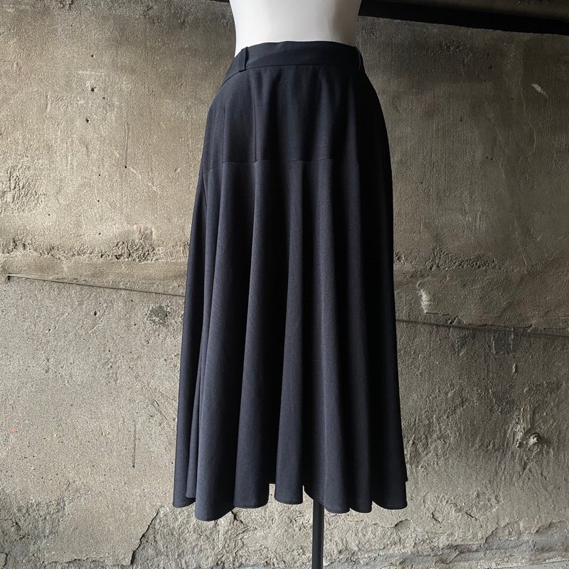 --两光师选物--黑色素面裙子 - 裙子 - 其他材质 黑色