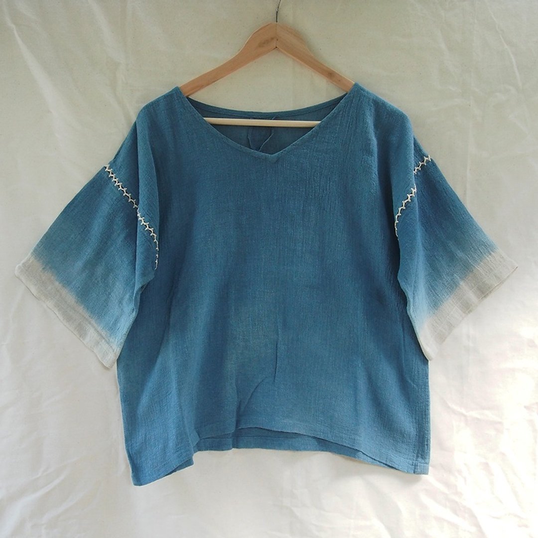 linnil: Indigo shade / Almost square blouse - 女装上衣 - 棉 蓝色