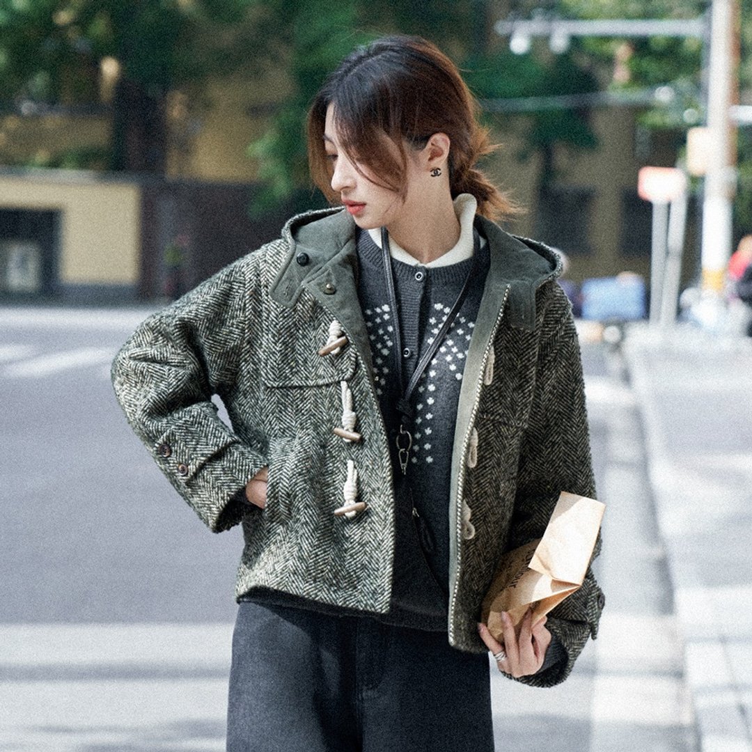 连帽牛角扣外套|外套|秋冬款|Sora-1659 - 女装休闲/机能外套 - 羊毛 