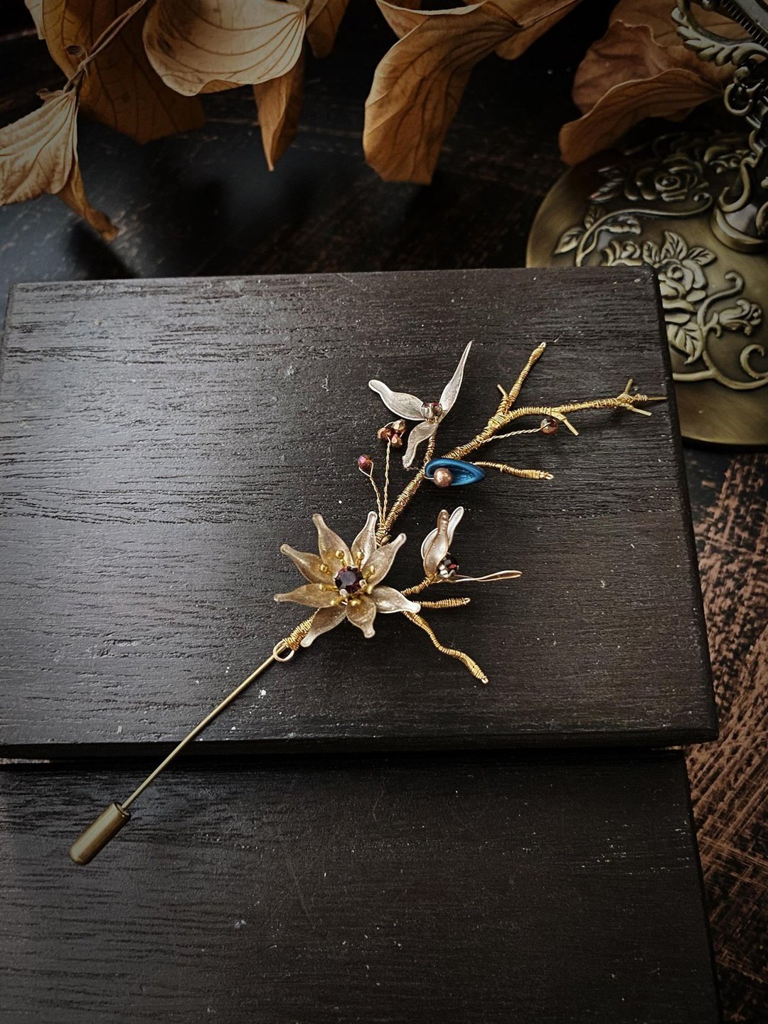 西洋骨董风 秋日枝枒 古典琉璃水晶花胸针 - 胸针 - 其他材质 