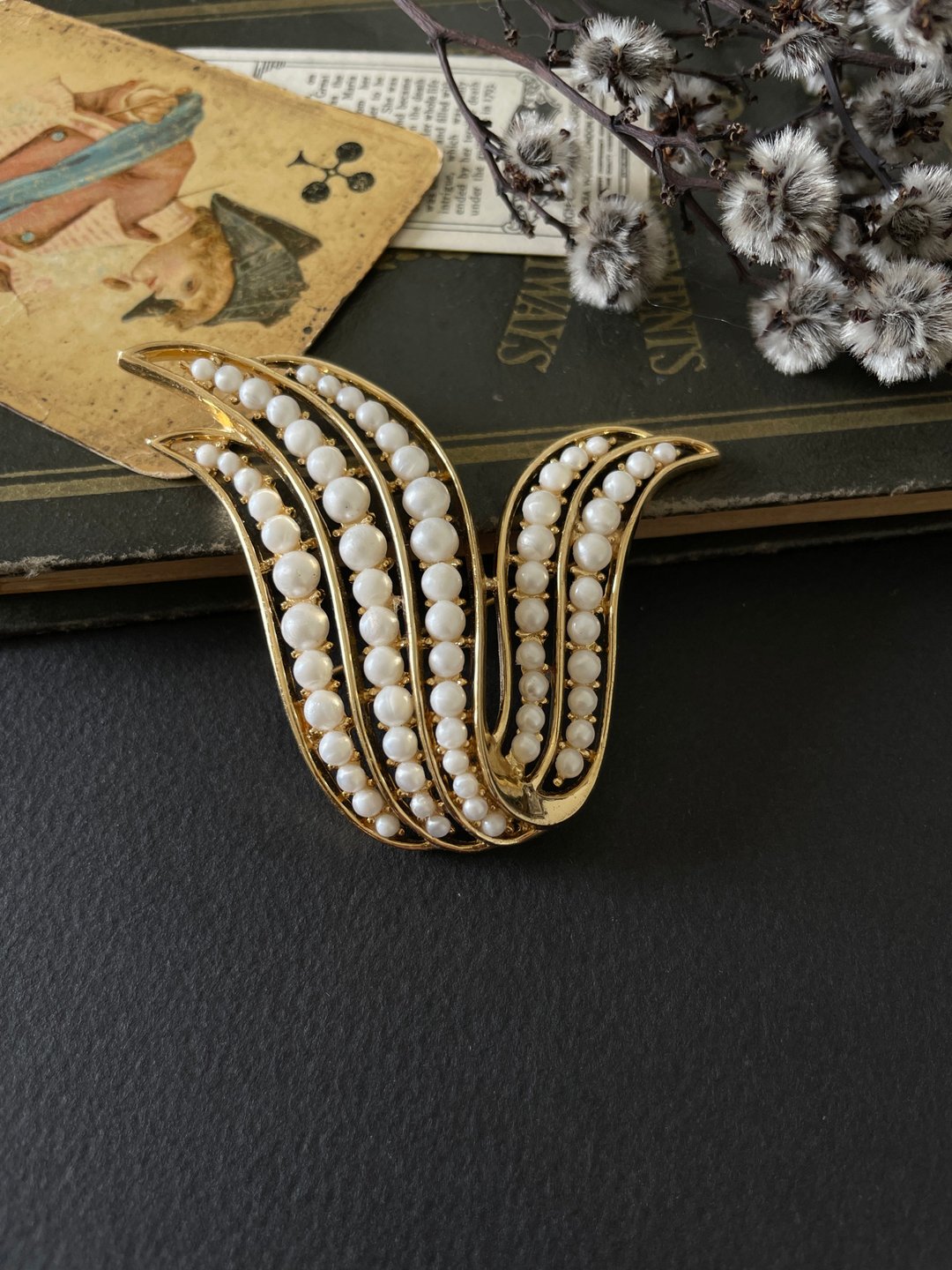 -古董 Vintage-1957年 广告款Crown Trifari 金色珍珠瀑布别针b82 - 胸针 - 其他金属 金色