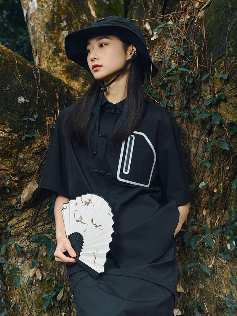 国风压胶口袋盘扣短袖衬衫夏季宽松廓形黑色上衣 - 男装上衣/T 恤 - 其他材质 黑色