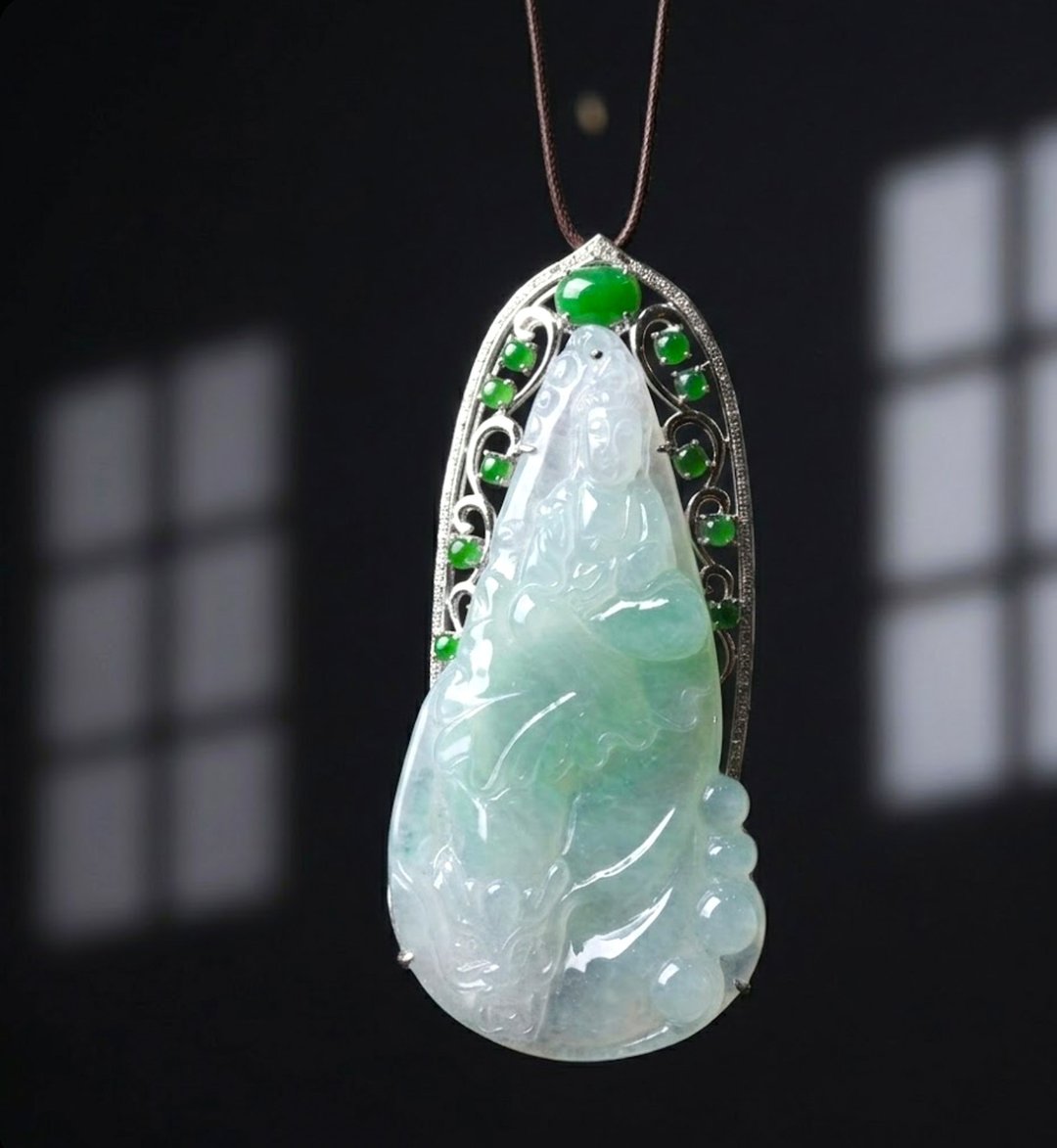 冰种飘绿持莲观音菩萨项链 18K 金钻石 | 天然缅甸玉翡翠 A 货 | 送礼 - 项链 - 玉石 绿色