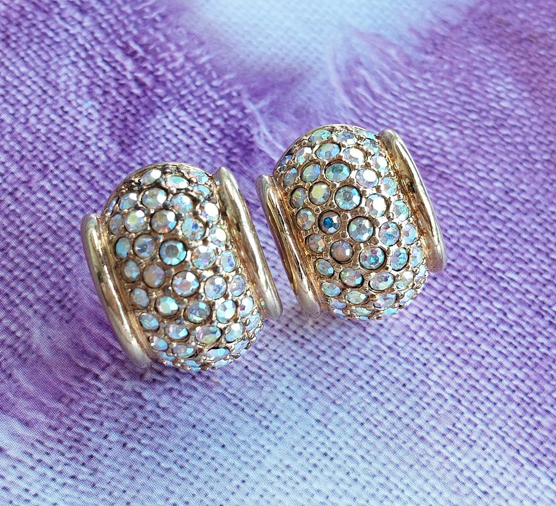 Vintage Jewelry 西洋古董饰品 Swarovski 宽版C型钻 针式耳环 - 耳环/耳夹 - 其他金属 白色