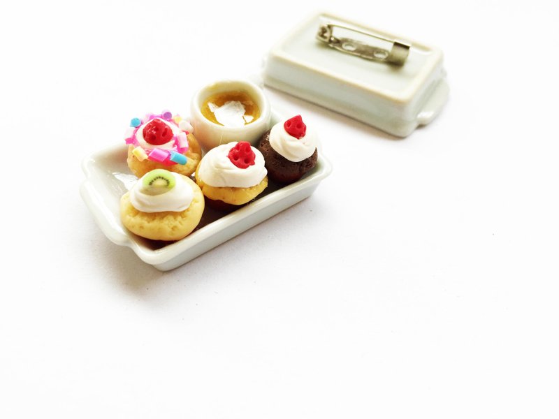 Cupcake Brooch - 胸针 - 陶 粉红色