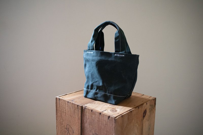 天然防雨 台湾蜂蜡 厚磅帆布 大容量便当袋 | 雾蓝绿 - 手提包/手提袋 - 棉．麻 绿色