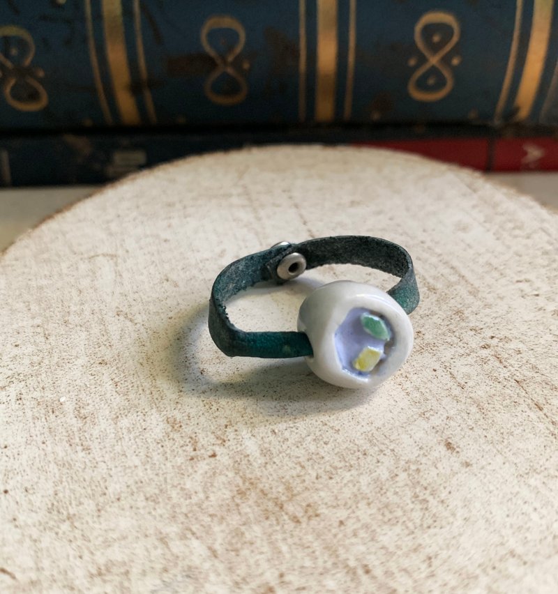 戒指 日本白瓷 自然釉色 无限看不腻色调 真皮革 设计等级 - 戒指 - 瓷 