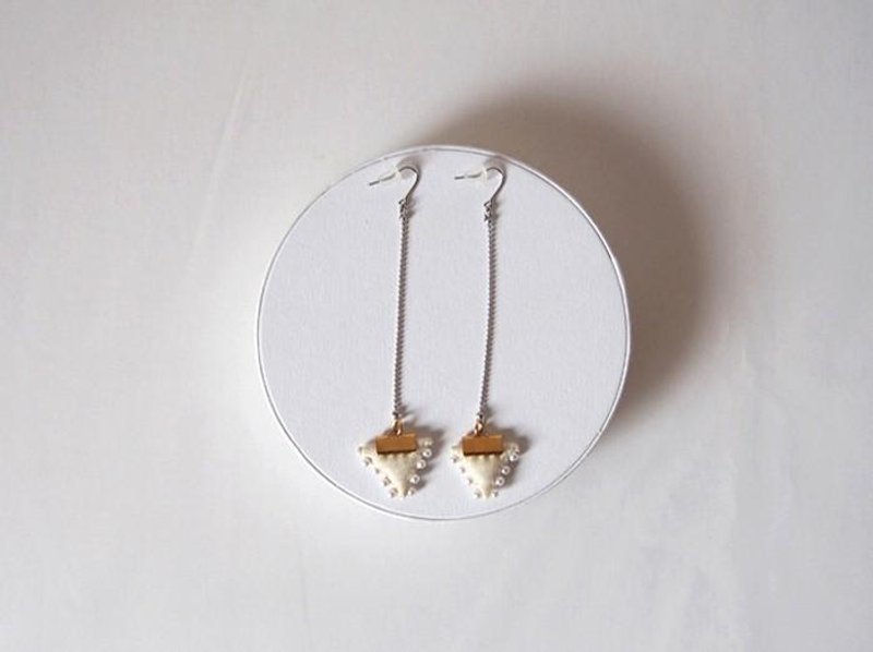 TRIANGLE Earrings / yellow - 耳环/耳夹 - 棉．麻 黄色