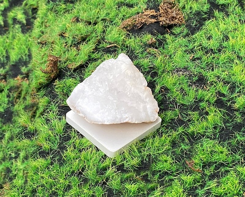 天然原矿晶莹剔透玛瑙白晶簇 消磁净化 疗愈 风水 快速出货 - 摆饰 - 水晶 白色