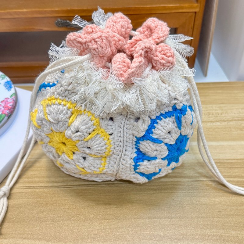 MUMU 非洲花卉 x 奶霜蕾丝 拼接束口袋 HAND MADE - 束口袋双肩包 - 棉．麻 多色