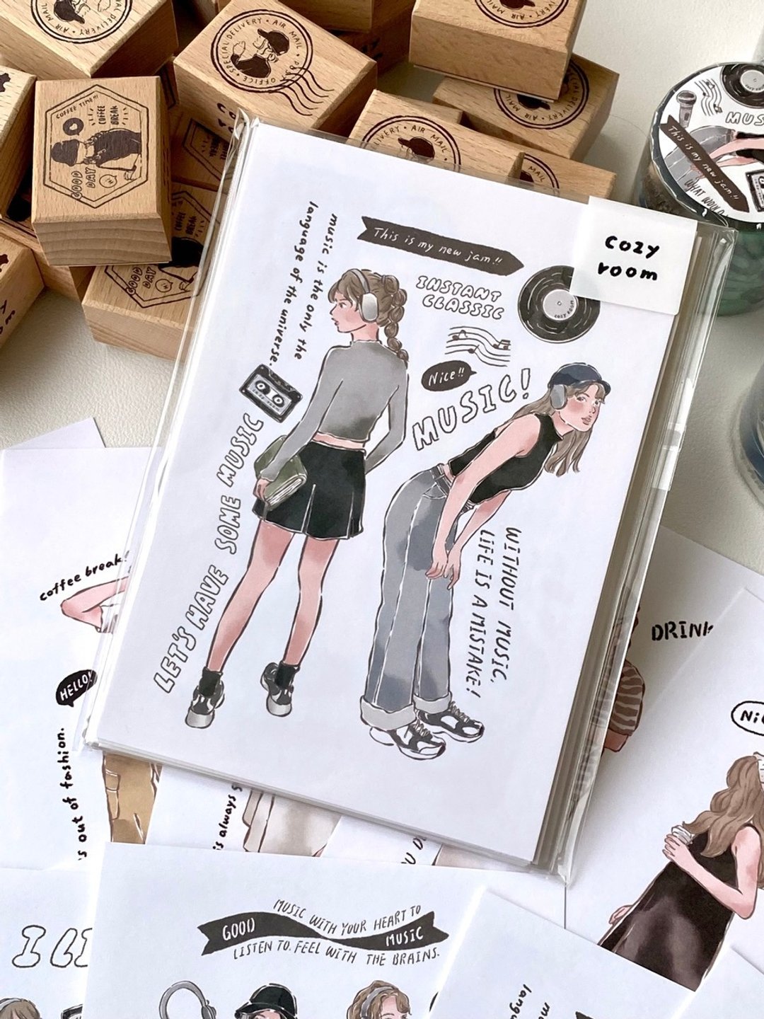 Cozyroom/女子听音乐明信片十入明信片/85折优惠套组 - 卡片/明信片 - 纸 白色