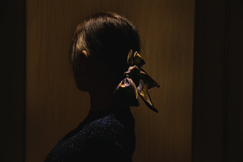 法式精致质感 - 时尚印花丝巾发带 - 53x53厘米 日本制 - 发带/发箍 - 丝．绢 黄色