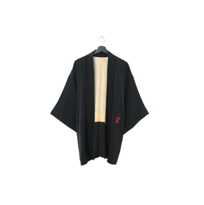 Back to Green-日本黑羽织 绯红刺绣花印 kk-19//vintage kimono - 女装休闲/机能外套 - 丝．绢 