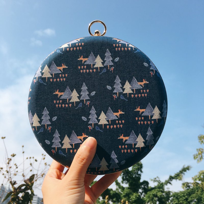 森林x狐狸棉布小圆包 - 可手拿/ 斜背两用 - 手拿包 - 棉．麻 蓝色