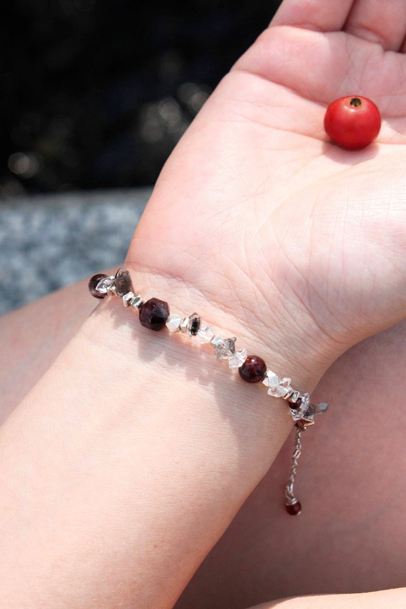 捕梦网 | 信仰幸运系列 | 红铜钛赫基蒙原矿天然石// 纯银手链 - 手链/手环 - 宝石 银色