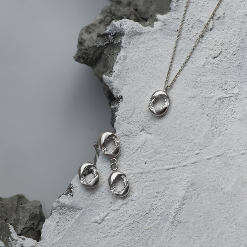 Lunar Phase I 纯银盈缺耳环 - 耳环/耳夹 - 纯银 银色