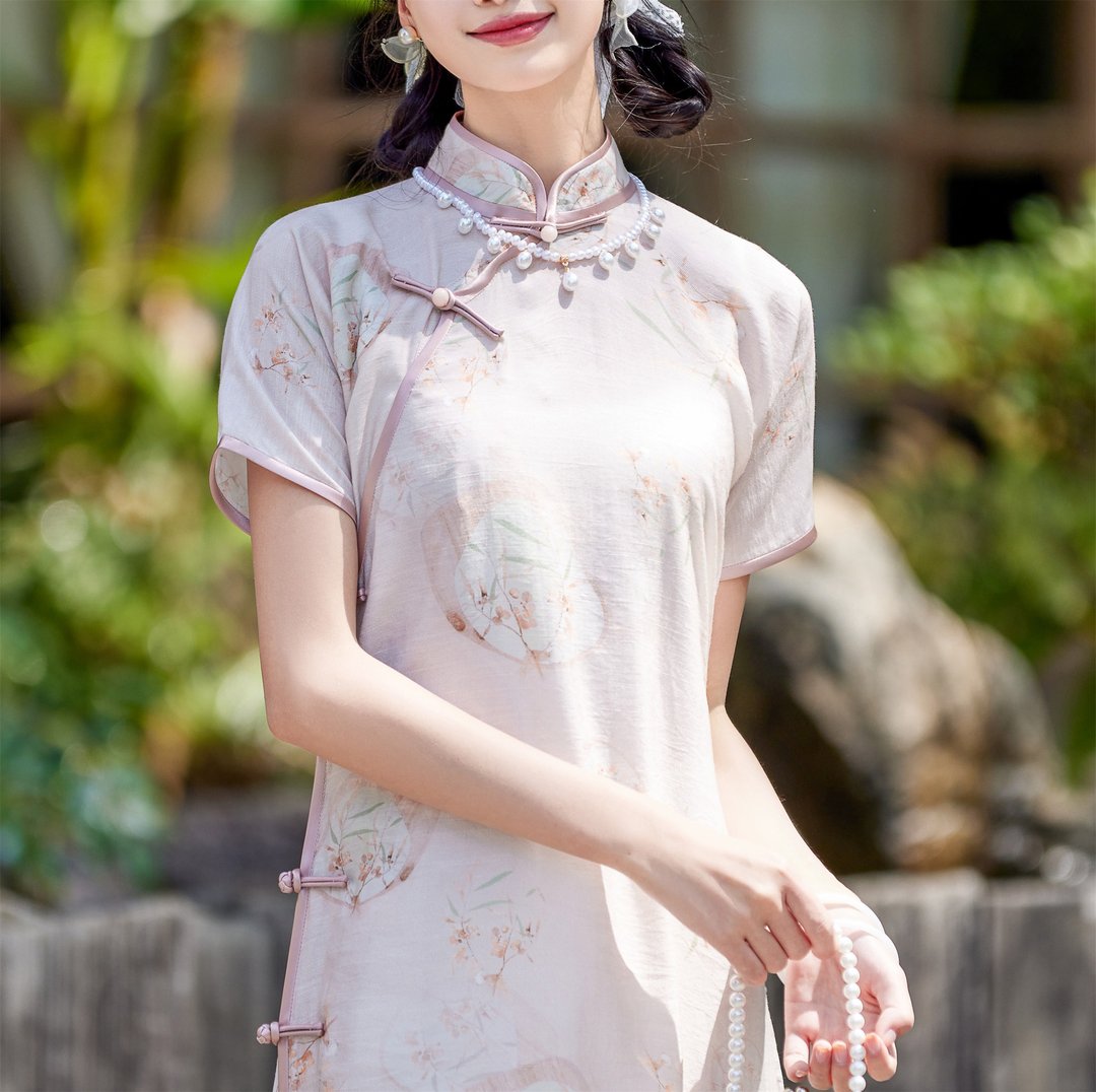 淡粉色 年輕款印花少女古法旗袍 新中式國風春節改良洋裝連身裙 - 旗袍 - 其他人造纤维 绿色