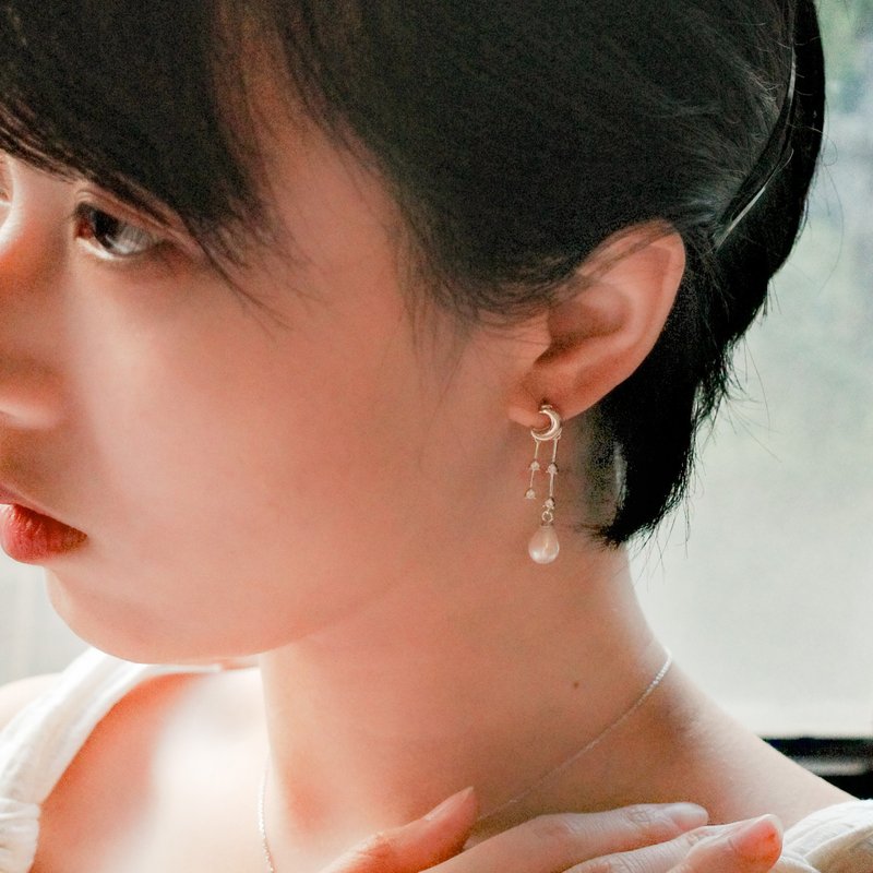 【星星月亮】天然淡水珍珠 全纯银锆石耳环 全925纯银耳环/耳夹 - 耳环/耳夹 - 纯银 银色