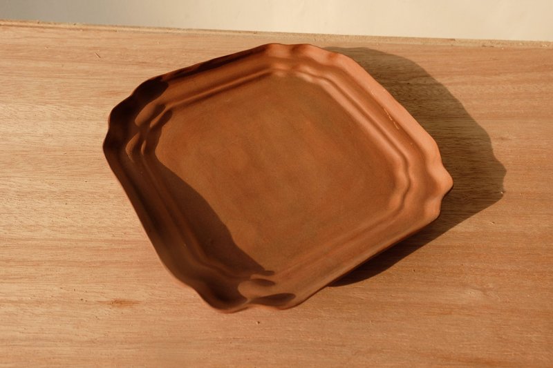 lelecoco . 素色美感 无釉曲线方盘 / 纯手作陶瓷 - 盘子/餐盘/盘架 - 陶 咖啡色