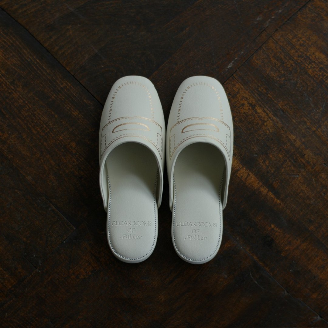 CLOAKROOMS OF .Fuller 室内拖鞋 乐福鞋LOAFER-白 - 室内拖鞋 - 人造皮革 咖啡色