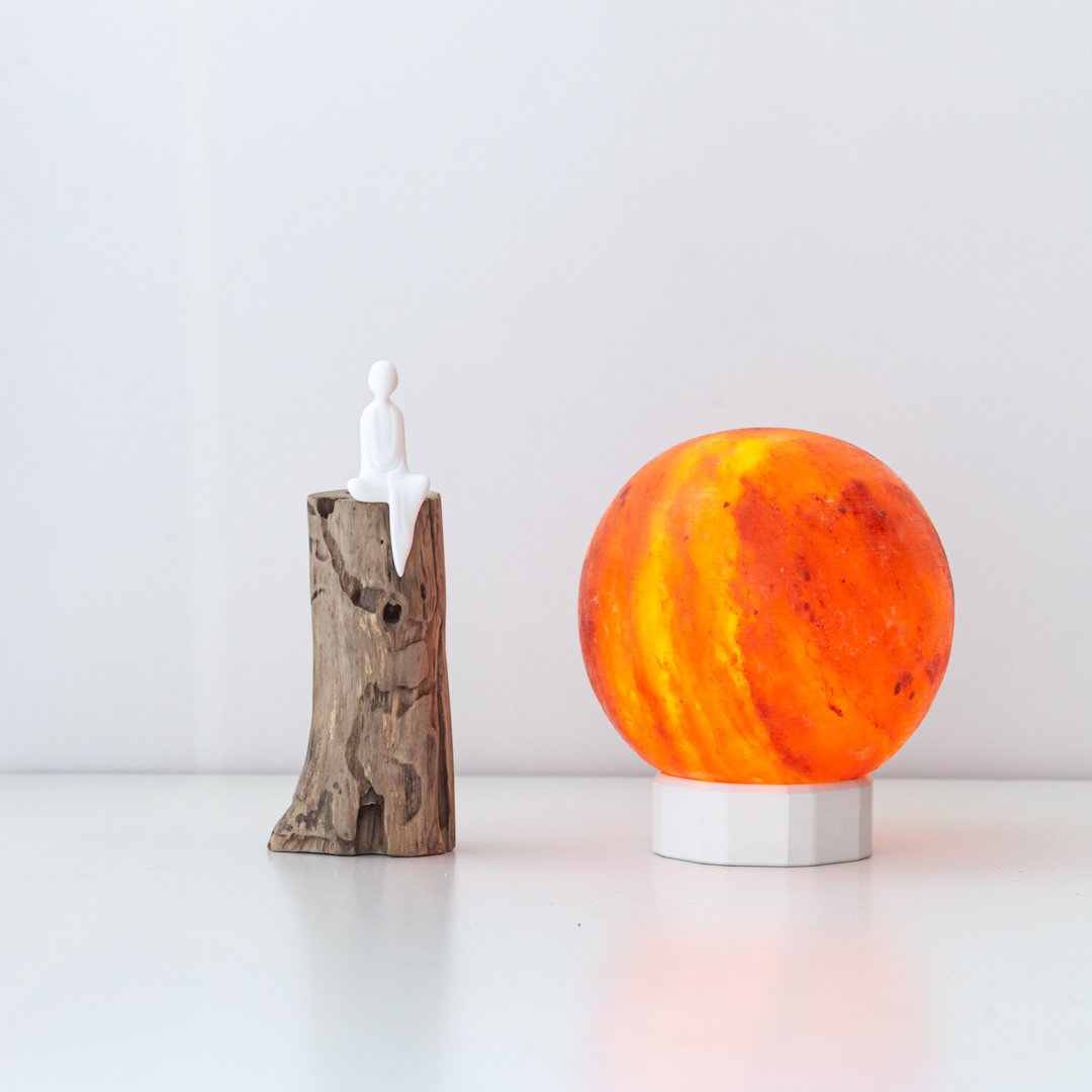 ONELIVINGS PILAR |擎| 喜马拉雅富贵红盐灯 – SPHERE (15 cm) - 灯具/灯饰 - 水泥 红色