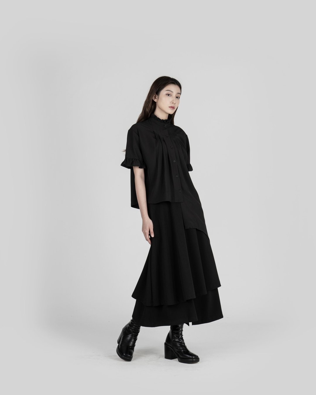 MUKK DESIGN 压褶花边不规则衬衫 - 女装衬衫 - 聚酯纤维 黑色
