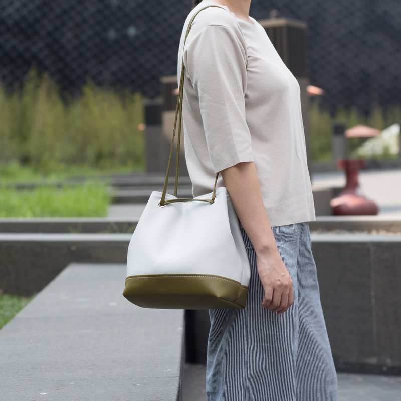 好质感拼色水桶包 手提侧背两用 浅灰x抹茶绿 - 侧背包/斜挎包 - 人造皮革 绿色