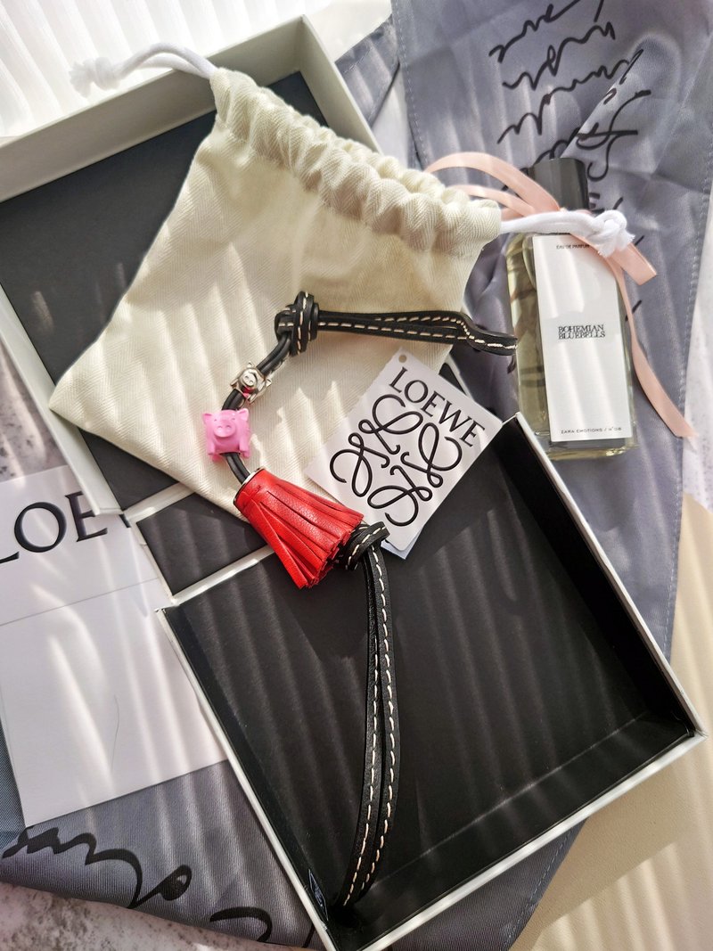未使用品 带标签及盒 Loewe 小猪流苏包包挂饰 挂件 锁匙扣钥匙圈 - 钥匙链/钥匙包 - 真皮 粉红色
