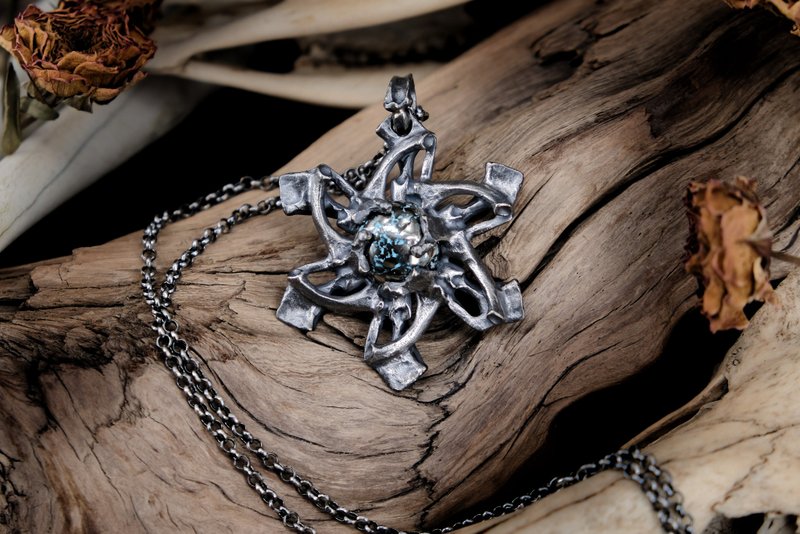 静谧波影III-黄铁矿绿松项链 - 项链 - 银 银色