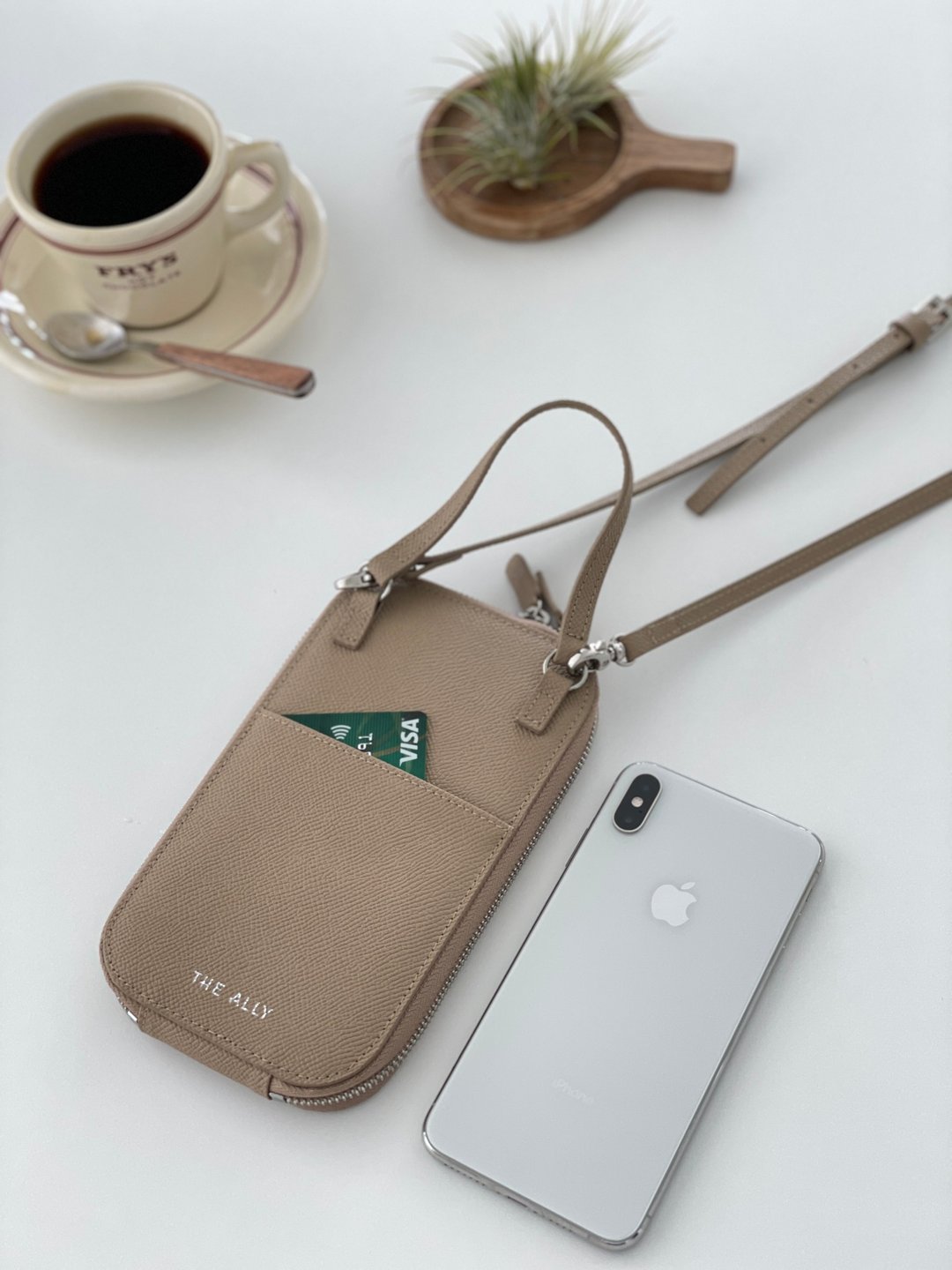 韩国 The Ally | LISHA BAG | 米色 | 侧背包 斜孭袋 - 侧背包/斜挎包 - 真皮 卡其色