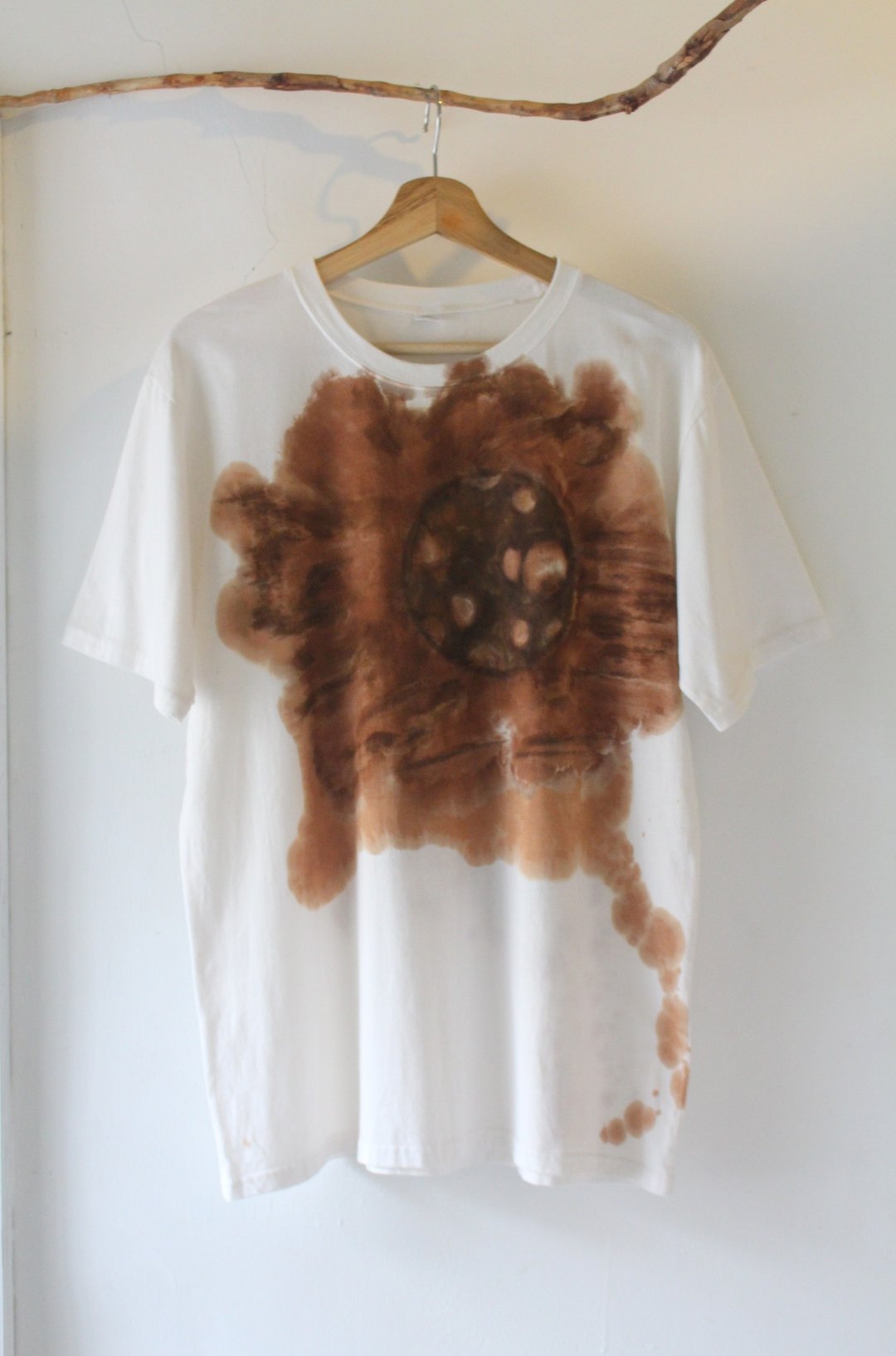 自在染isvara 手工草木绘染 宇宙系列 起源 纯棉T-shirt - 中性连帽卫衣/T 恤 - 棉．麻 咖啡色
