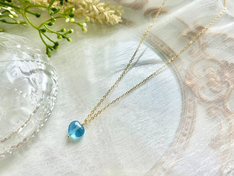 海蓝宝爱心项链 海蓝宝 海蓝宝爱心 手作饰品 手作项链 水晶设计 - 项链 - 宝石 蓝色