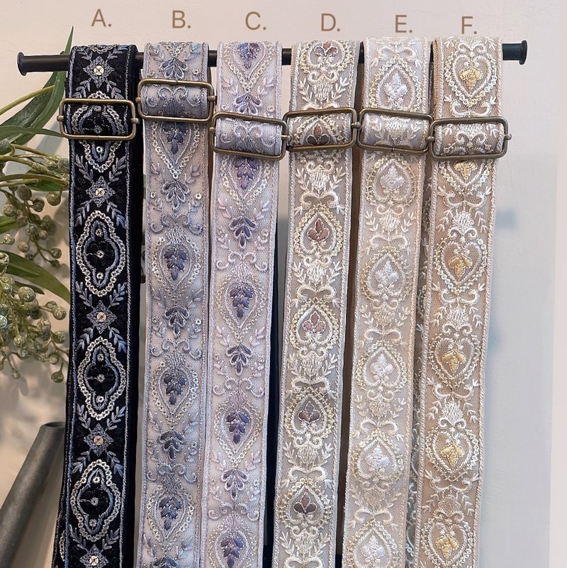 心心相印 刺绣手机背带 可调节背带 好烦小姐 - 手机配件 - 其他人造纤维 白色