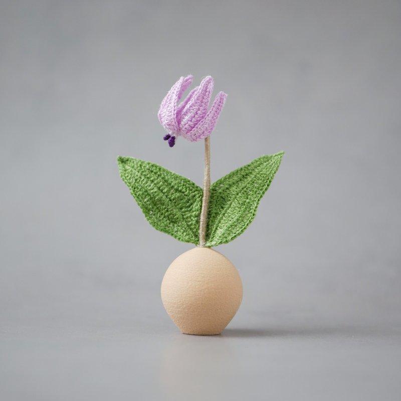 春之妖精  : 片栗花胸针 手工编织 日本山野草 温柔小花饰品 - 胸针 - 绣线 粉红色