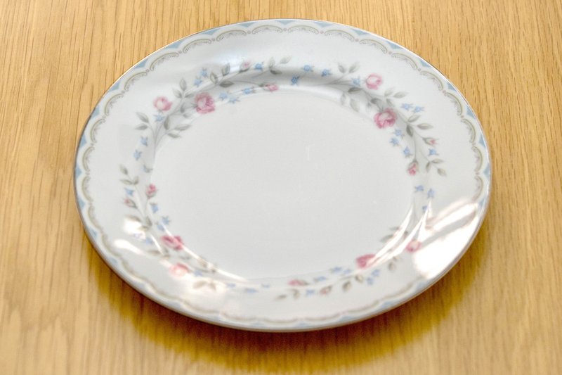 日本Noritake Colebrook系列 20.5厘米骨瓷餐盘 中古品 台湾包邮 - 盘子/餐盘/盘架 - 瓷 白色