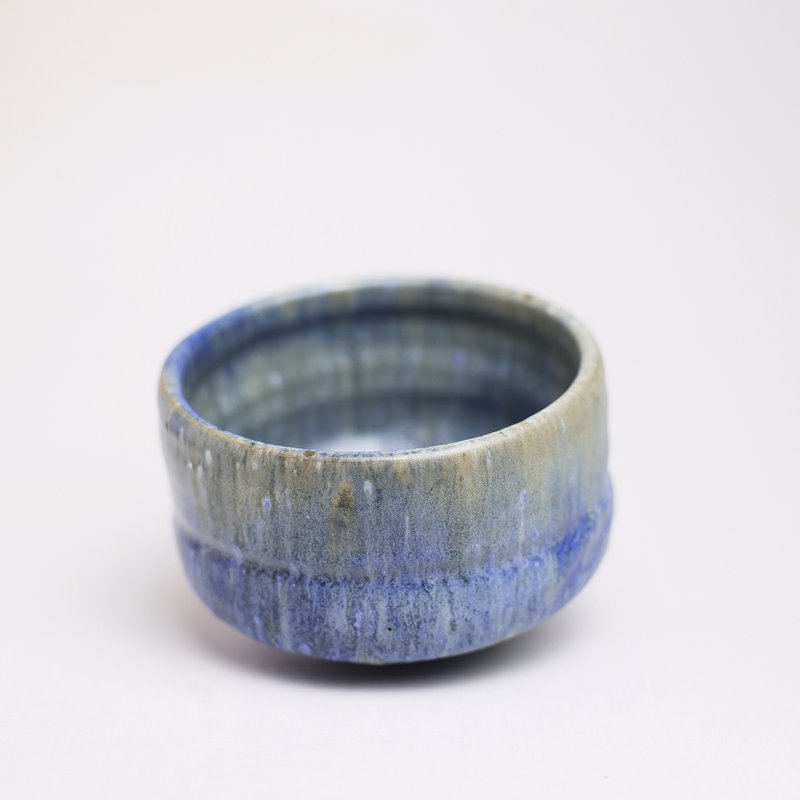 明芽窑 l 柴烧灰蓝流釉铁斑茶碗 蓝 茶具 陶器 搜藏品 陶艺品 H7 - 茶具/茶杯 - 陶 蓝色
