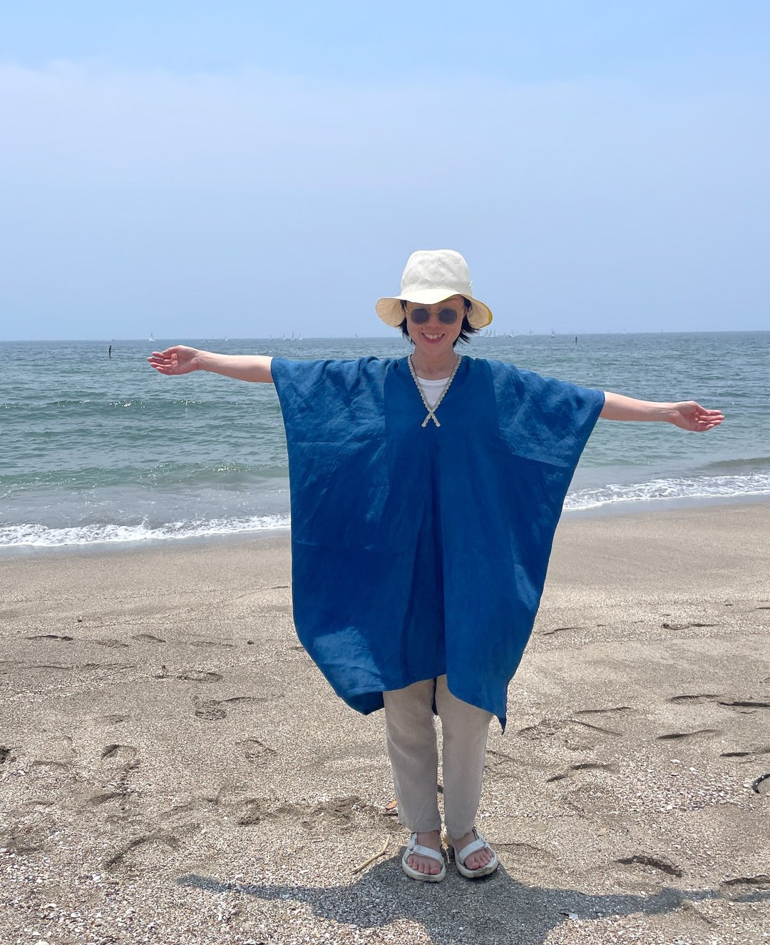 随风摇曳的优雅法国亚麻蓝染连帽洋装 French Linen Dress JAPANBLUE 蓝染 - 晚装/礼服 - 棉 蓝色