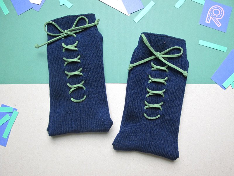 XX Socks/文青款绑绳中统袜/低调深蓝/接单订制 - 袜子 - 棉．麻 蓝色