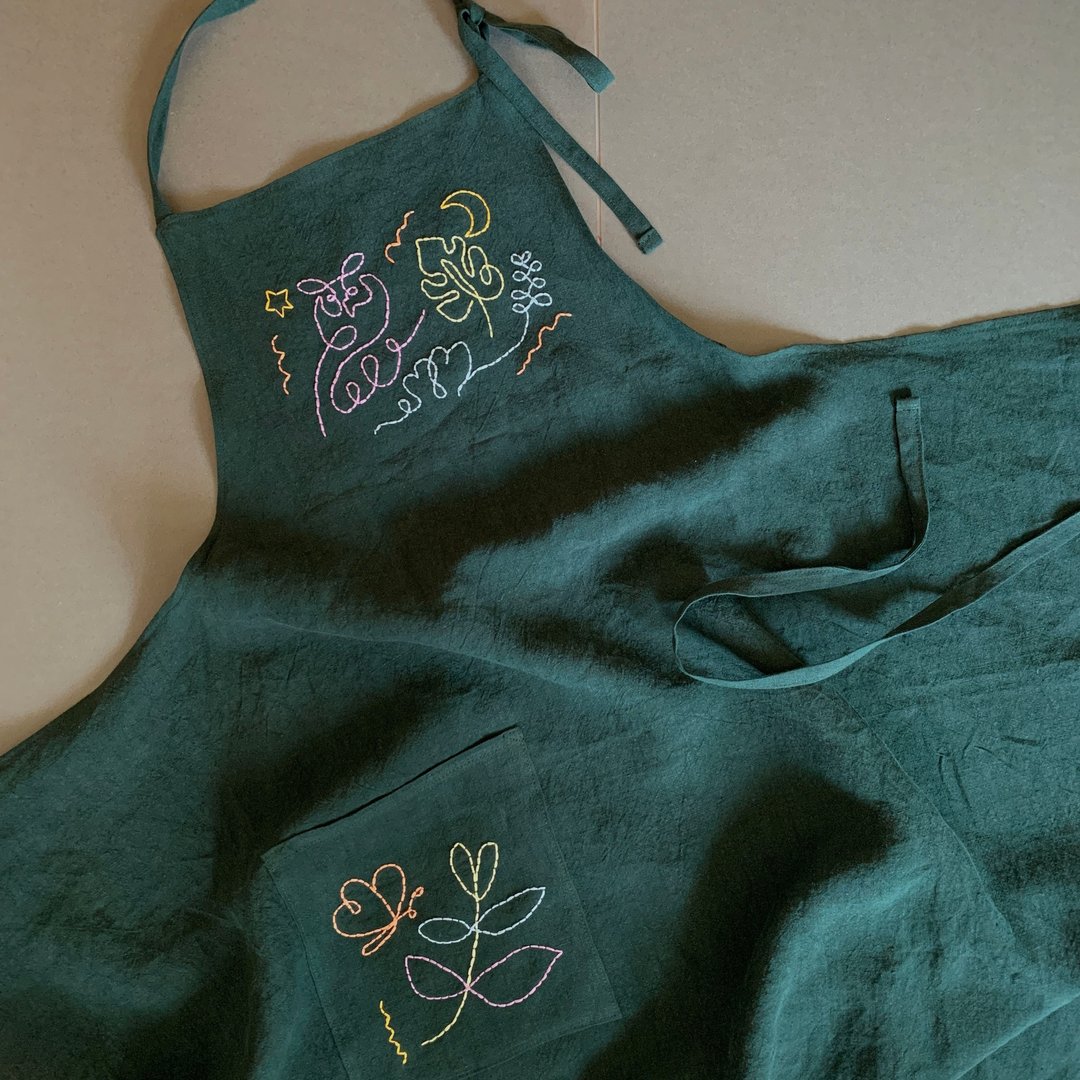 Original Embroidered Apron    Owl and Forest   Dark Green - 围裙 - 棉．麻 绿色