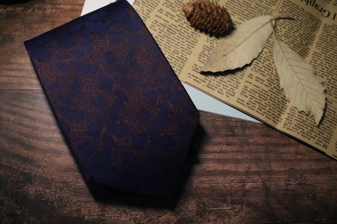 紫金真丝复古花纹领带暗纹商务绅士necktie - 领带/领带夹 - 丝．绢 紫色