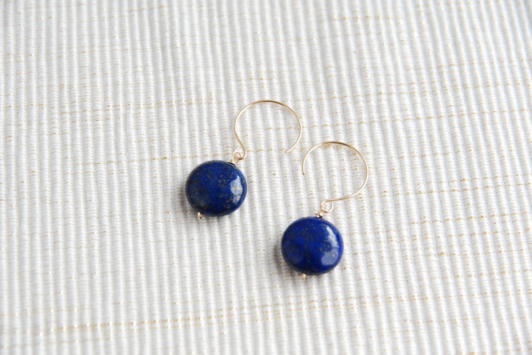 Round lapis lazuli earrings 14kgf - 耳环/耳夹 - 半宝石 蓝色