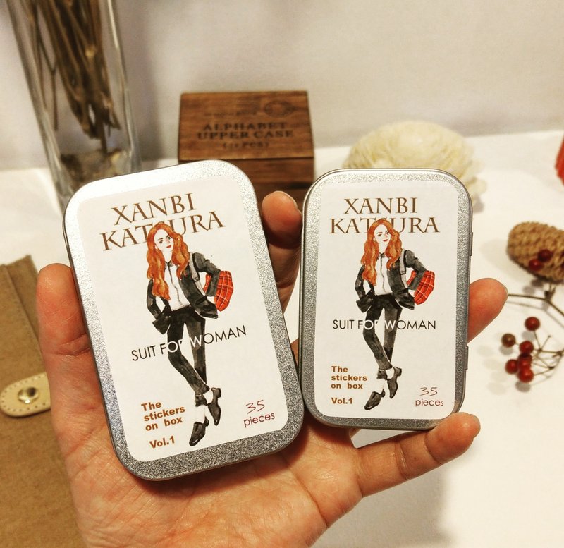 套装女子铁盒防水贴纸 35 入 / 限量大铁盒版 - 贴纸 - 纸 