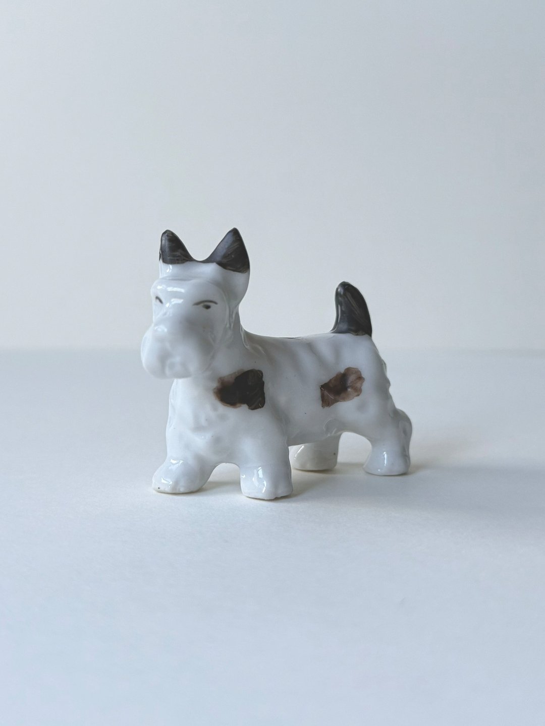 Vintage ceramic figurine 陶瓷摆饰聪明狗狗 - 摆饰 - 瓷 白色
