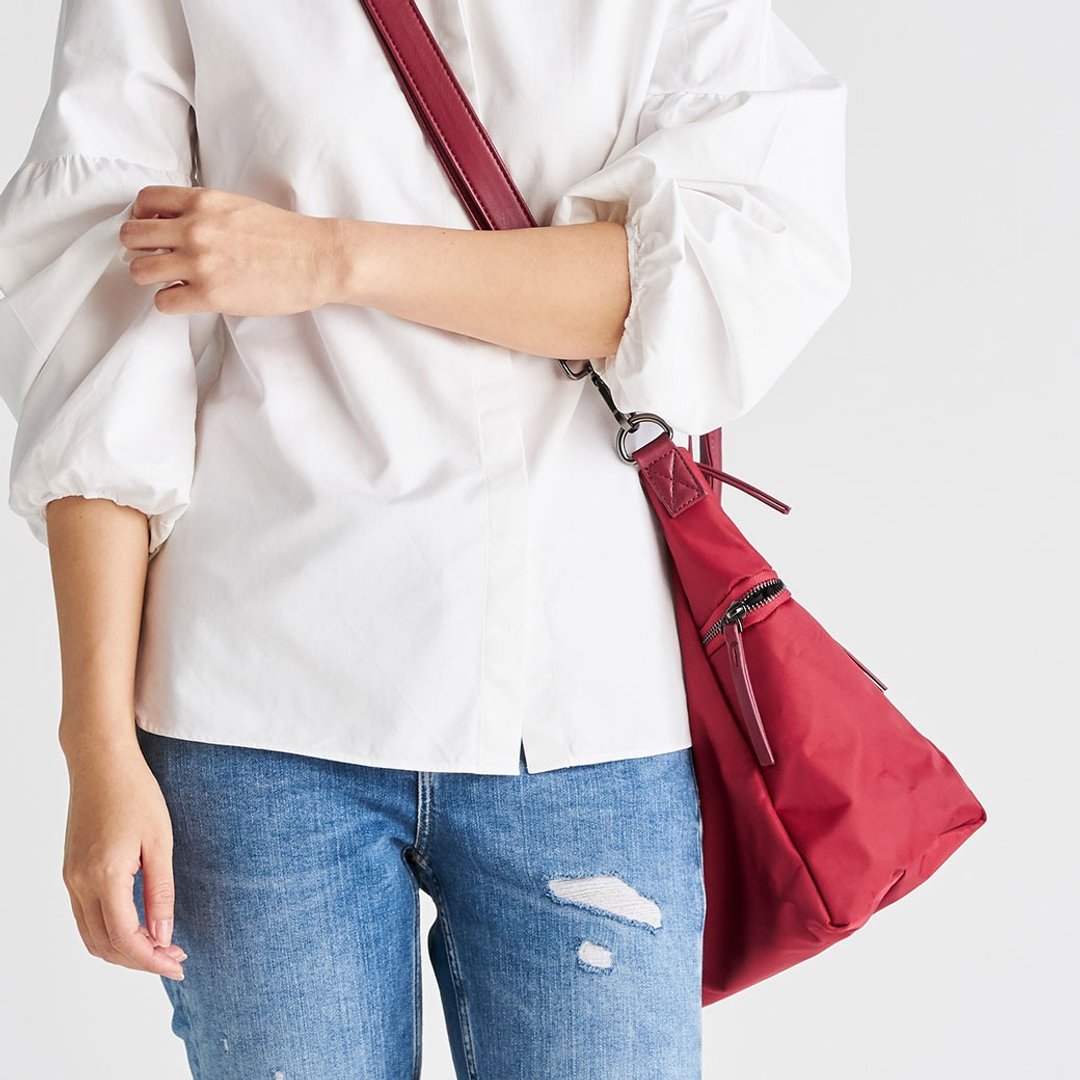 Poly Boston Nylon tote bag Nylon tote bag - 手提包/手提袋 - 尼龙 红色