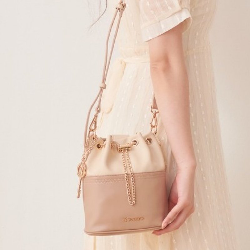 PLAYBOY - 水桶包 Charisma系列 - 米色 - 侧背包/斜挎包 - 真皮 多色