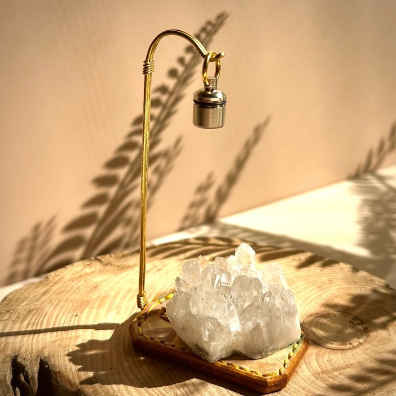 微光。小矿灯 | 黄铜扭转锻敲 | 手工皮革底座 | 微光灯 - 手链/手环 - 宝石 灰色