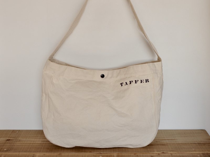Canvas shoulder bag L (Newspaper bag) - 侧背包/斜挎包 - 棉．麻 白色