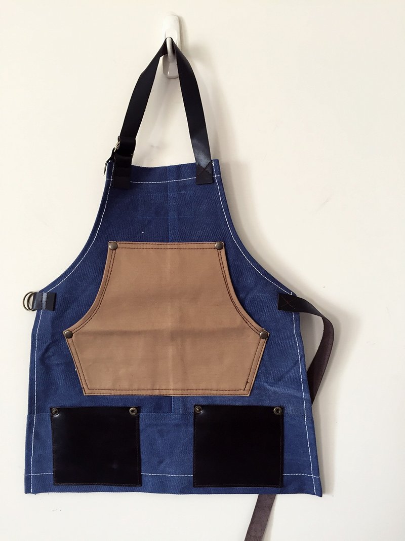 迷你小朋友孩童工业风围兜兜(水洗蓝) - 围裙 - 棉．麻 蓝色