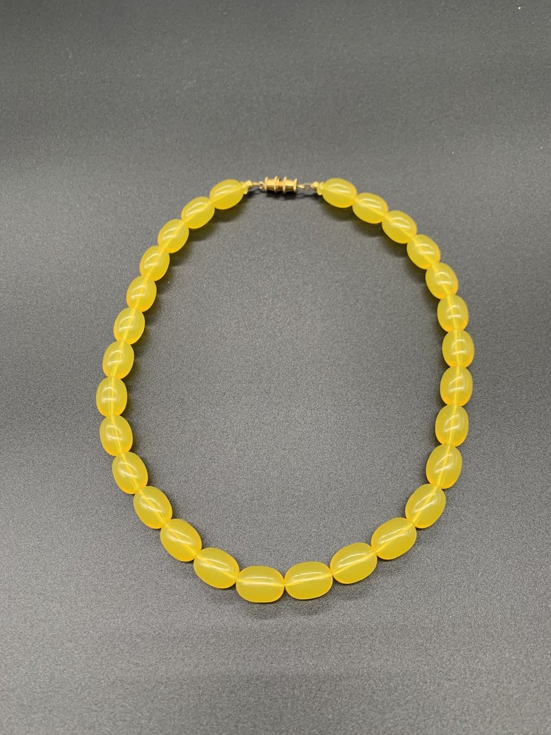 Vintage yellow imitation amber necklace - 项链 - 树脂 黄色
