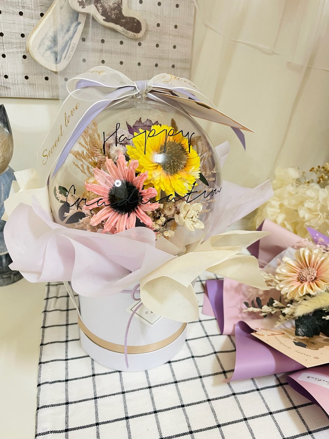 波波球花束/抱抱桶/永生花/索拉花/干燥花/赠祝贺小卡+花礼提袋 - 干燥花/捧花 - 植物．花 多色